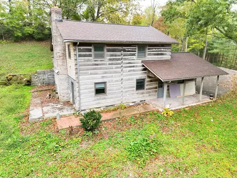 386 Keen Rd, Pounding Mill, VA 24637