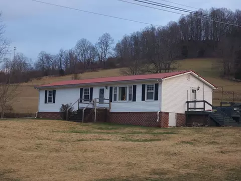 219 Easy St, Cedar Bluff, VA 24609 photo 1
