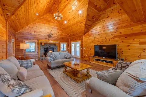 Living - 248 Falcon Ridge Rd, Fries, VA 24330 photo 4 of 6