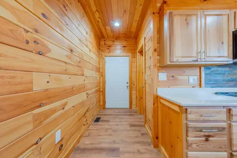 Entry Way - 248 Falcon Ridge Rd, Fries, VA 24330 photo 6 of 8