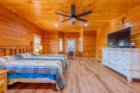 Bedroom - 248 Falcon Ridge Rd, Fries, VA 24330 photo 2 of 15
