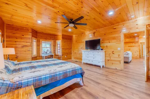 Bedroom - 248 Falcon Ridge Rd, Fries, VA 24330 photo 3 of 15