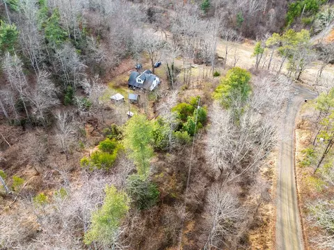 533 Orange Dr, Hillsville, VA 24343