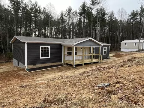 246 Wood Ln, Hillsville, VA 24343