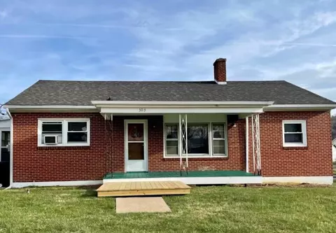 305 N N Hampton St, Fries, VA 24330