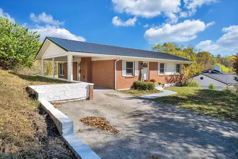 103 Caldwell St, Galax, VA 24333