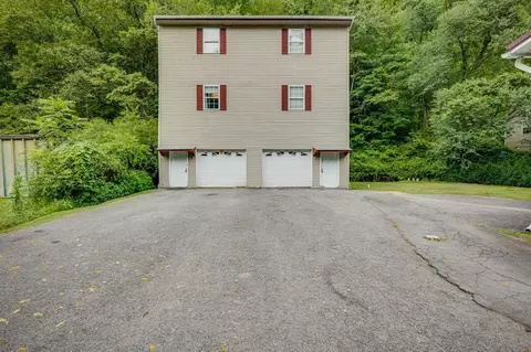 2497 Slate Creek Rd, Grundy, VA 24614