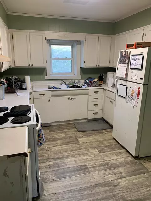 Kitchen - 1165 N Independence Ave, Independence, VA 24348 photo 1 of 2