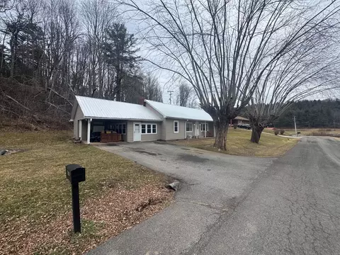 5216 Peaks Mountain Rd, Galax, VA 24333