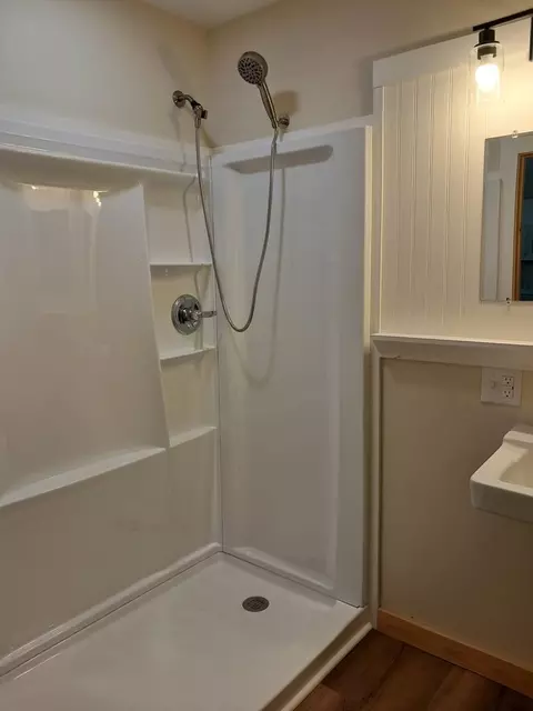 Bath - 315 Sulphur Springs Rd, Chilhowie, VA 24319 photo 5 of 6