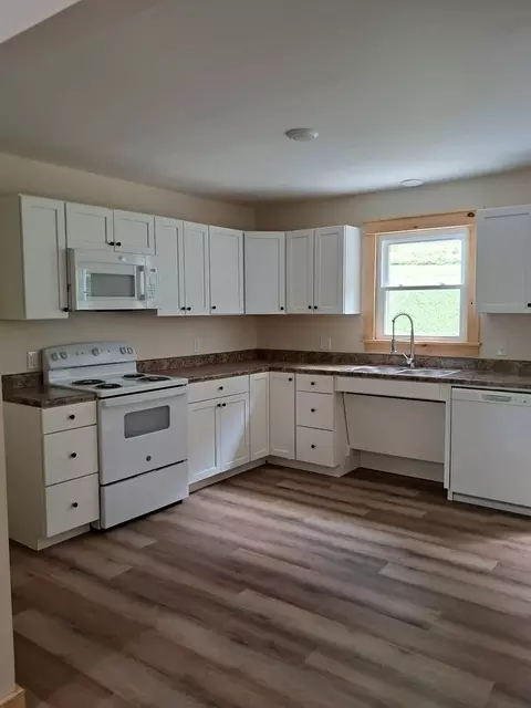 Kitchen - 315 Sulphur Springs Rd, Chilhowie, VA 24319 photo 3 of 4
