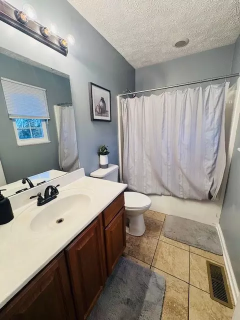 Bath - 167 Laurel Dr, Fancy Gap, VA 24328 photo 1 of 4