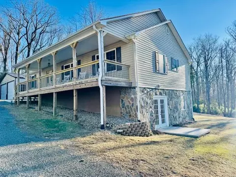 167 Laurel Dr, Fancy Gap, VA 24328