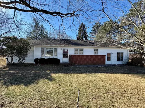114 Frazier Rd, Galax, VA 24333