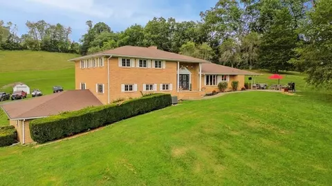 299 Drews Ln, Cedar Bluff, VA 24609