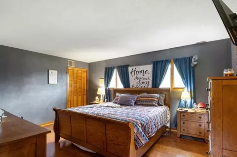 Bedroom - 299 Drews Ln, Cedar Bluff, VA 24609 photo 1 of 1