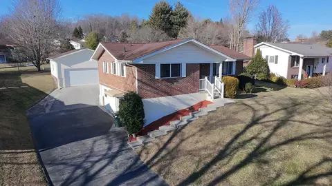 328 Winding Way Rd, Bristol, VA 24201