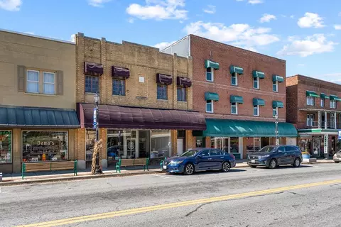 522516 N Main St, Hillsville, VA 24343