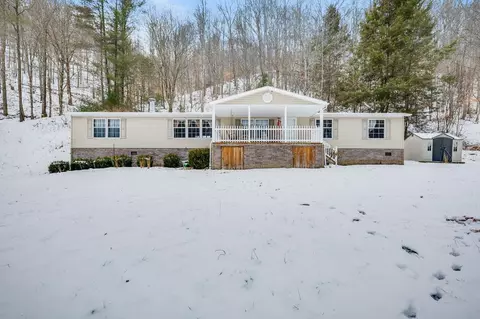 483 Long Br, Swords Creek, VA 24649
