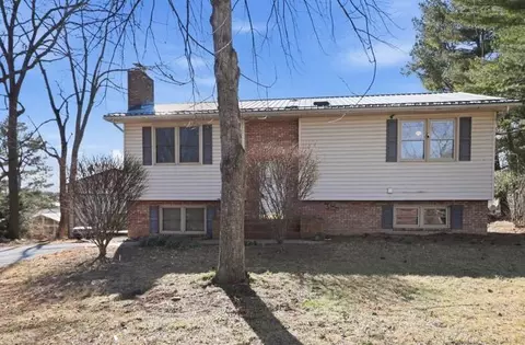 6001 Oakview Ave, Dublin, VA 24084 photo 1
