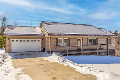 101 Heritage Ln, Galax, VA 24333