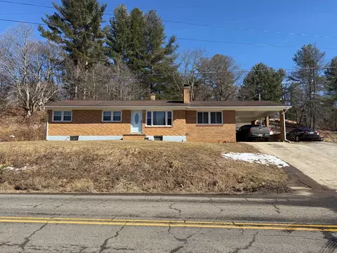 157 Trapper Dr, Woodlawn, VA 24381