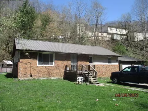 160 Redwood Dr, Raven, VA 24639