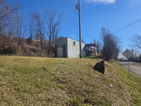 553 Carlock Creek Rd, Chilhowie, VA 24319