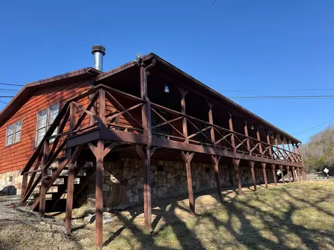 5163 Kents Ridge Rd, Cedar Bluff, VA 24609