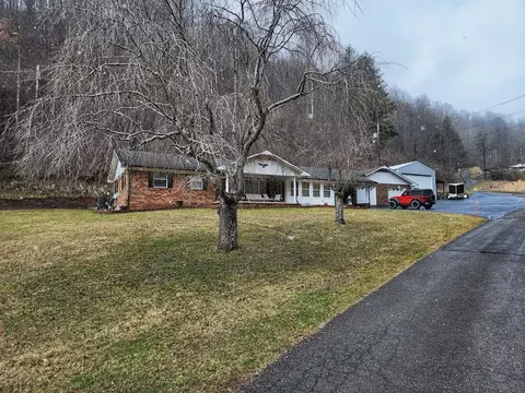 Exterior - 1187 Gilbert Rd, Vansant, VA 24656 photo 7 of 13