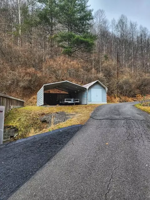 Exterior - 1187 Gilbert Rd, Vansant, VA 24656 photo 9 of 13