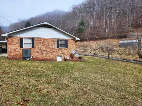 Exterior - 1187 Gilbert Rd, Vansant, VA 24656 photo 5 of 13