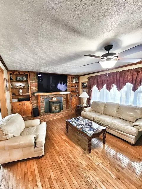 Living - 1187 Gilbert Rd, Vansant, VA 24656 photo 1 of 2