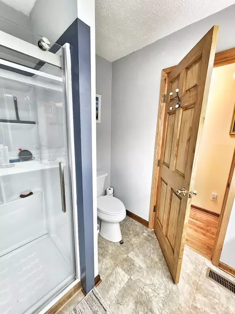 Bath - 1187 Gilbert Rd, Vansant, VA 24656 photo 3 of 3