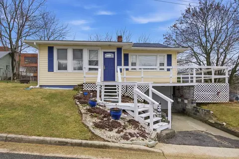 1235 W W Monroe St, Wytheville, VA 24382