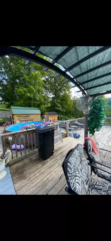 Exterior - 507 Estates Dr, Pounding Mill, VA 24637 photo 7 of 12