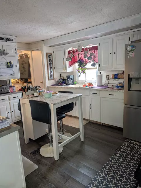 Kitchen - 507 Estates Dr, Pounding Mill, VA 24637 photo 2 of 2