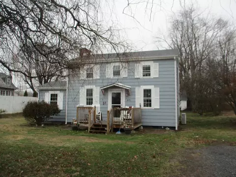 431 Maple St, Glade Spring, VA 24340