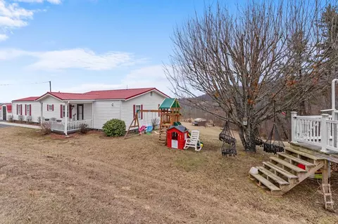 1883 Farmers Market Dr, Hillsville, VA 24343