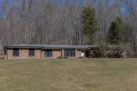 601 601 Fill St, Pounding Mill, VA 24637