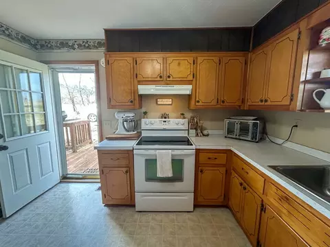 Kitchen - 136 Pecan Dr, Ivanhoe, VA 24350 photo 2 of 5