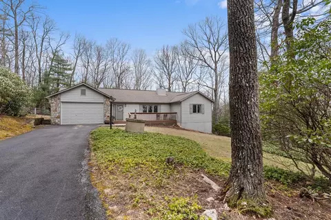 120 Village Rd, Roaring Gap, NC 28668