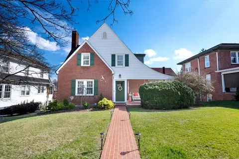 108 W Valley St, Abingdon, VA 24210
