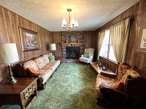 Living - 2088 Borderline Rd, Willis, VA 24380 photo 2 of 6