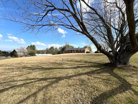 Exterior - 2088 Borderline Rd, Willis, VA 24380 photo 18 of 20