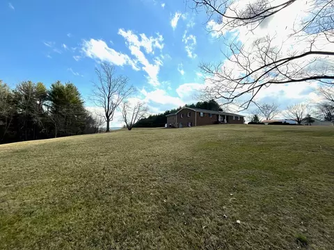 Exterior - 2088 Borderline Rd, Willis, VA 24380 photo 5 of 20