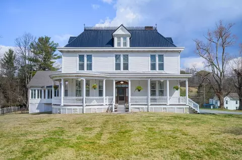 639 Tower St, Tazewell, VA 24651