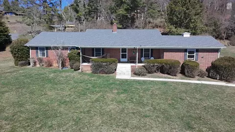 233 Holly St, Marion, VA 24354