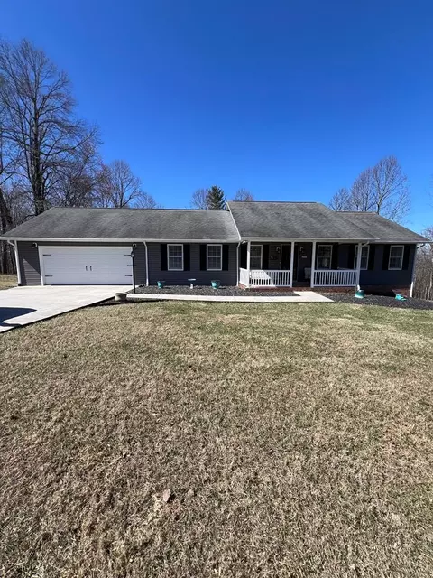 244 Cedar Pt, Galax, VA 24333