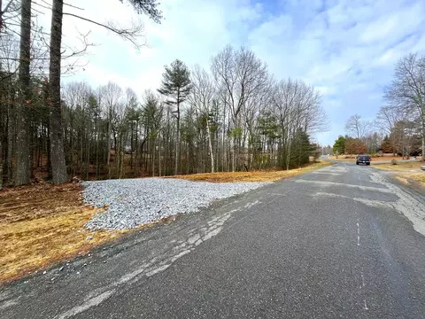 170 Wood Ln, Hillsville, VA 24343